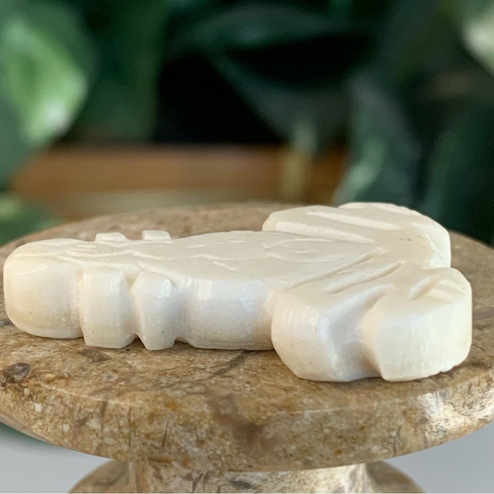 Vintage Natural Bone Bead Frog Hand Carved Fetish Animal Toad Drilled 1.3" x 1" - Picture 5 of 13